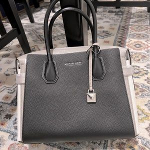 New Michael Kors Mercer Medium Tri-Color Pebbled Leather Belted Satchel ✨